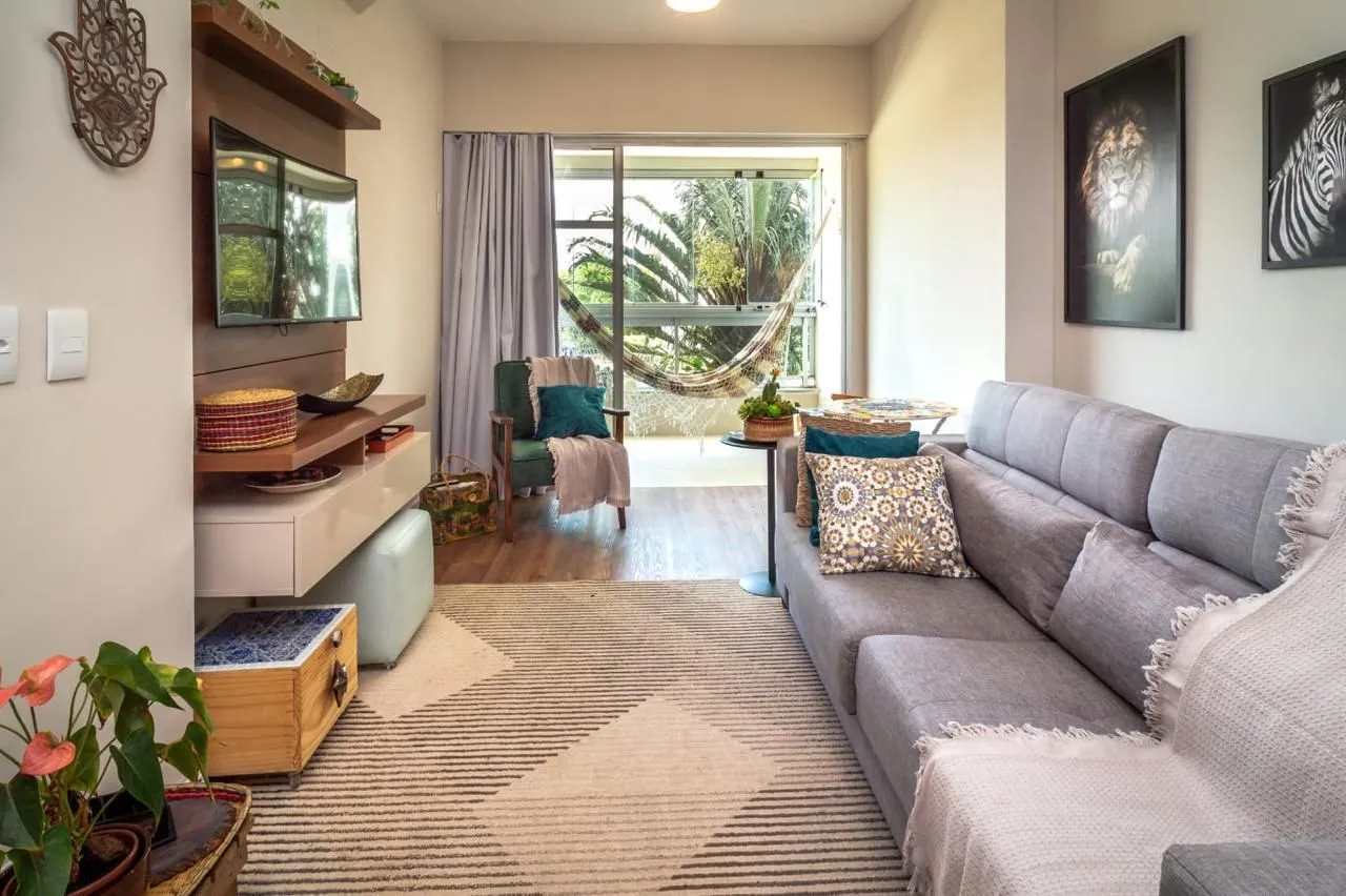 2-bedroom apartment with a glass-enclosed balcony — photo 19
