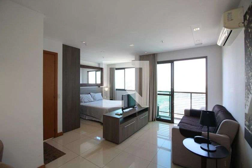 Меблированное студио 38 м² с 1 спальней и балконом — photo 13