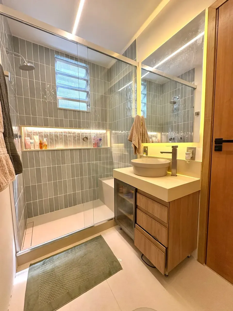Furnished 2-bedroom apartment with 2 bathrooms — photo 16