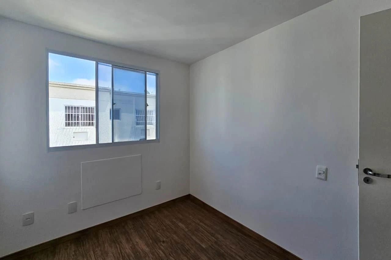2-bedroom apartment in a building with a gym — photo 32