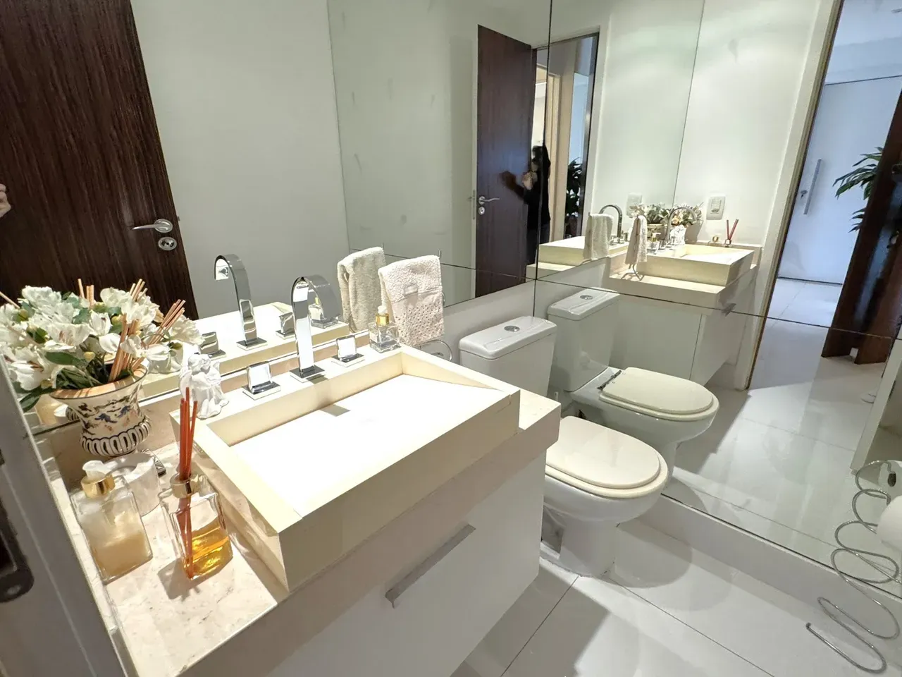 227 m² apartment with a water view and a bathtub — photo 13