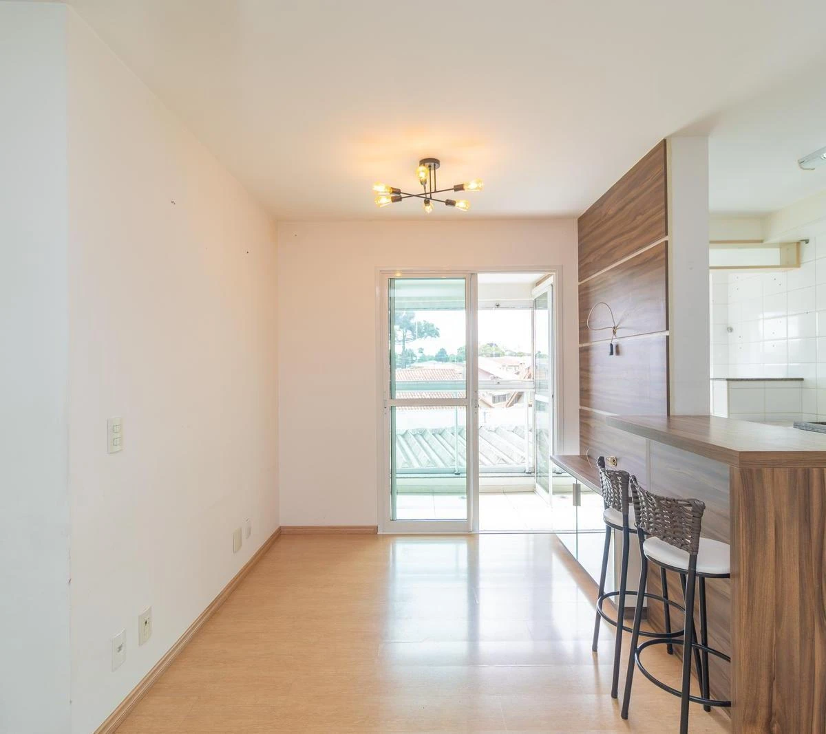 3-bedroom apartment with a grill on the balcony — photo 9