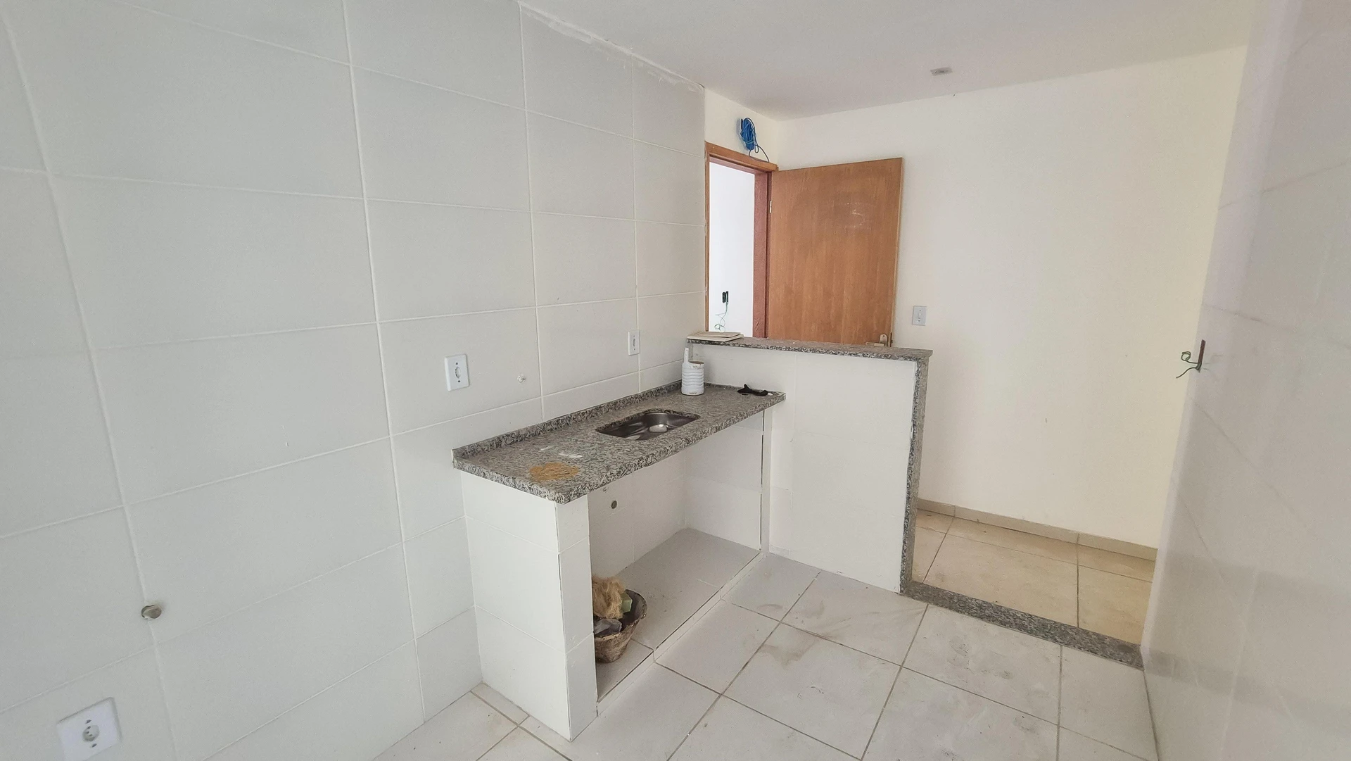 2-bedroom unfurnished apartment with closed kitchen — photo 24