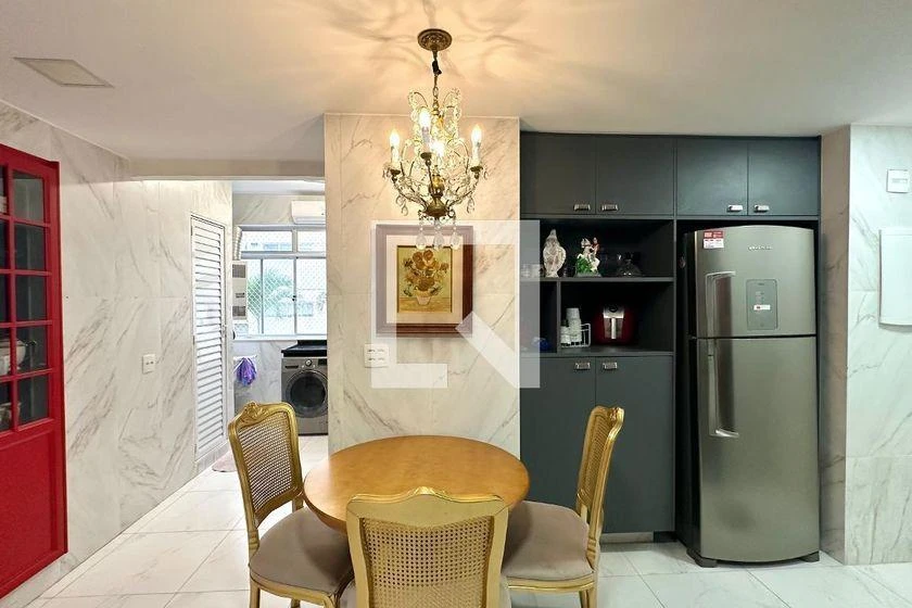 214 m² apartment with 4 bedrooms and 2 parking spaces — photo 42