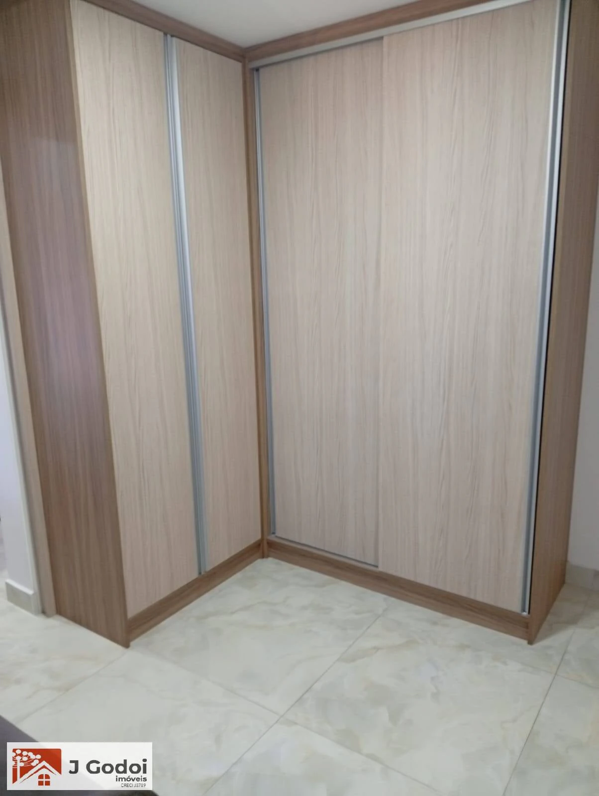 2-bedroom apartment, 1 with its own bathroom, 292 m² — photo 9