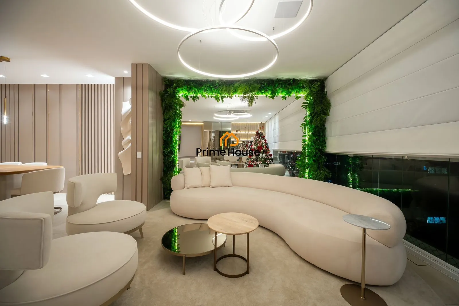 Furnished 4-bedroom apartment with 266 m² — photo 38