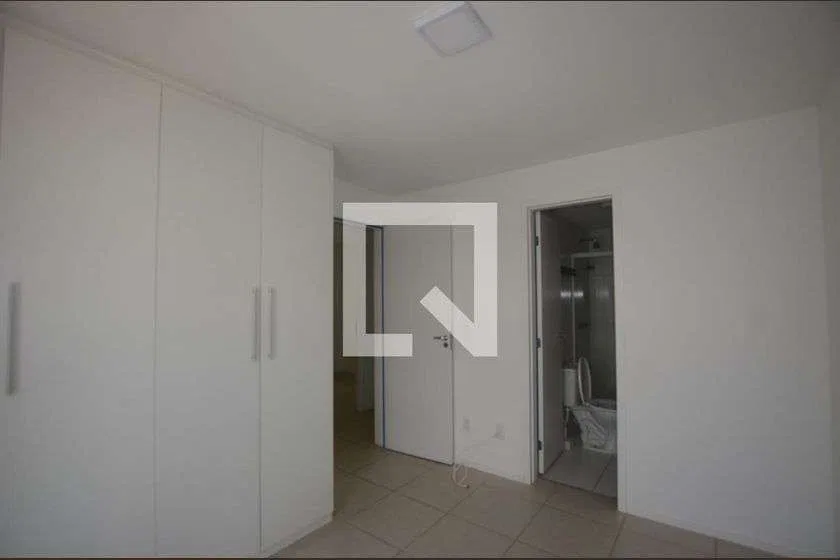 4-bedroom apartment in a building with a gym — photo 10
