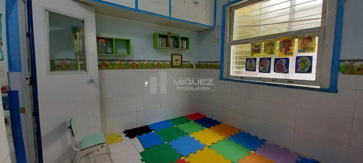 One-bedroom apartment in a building with a gym — photo 40