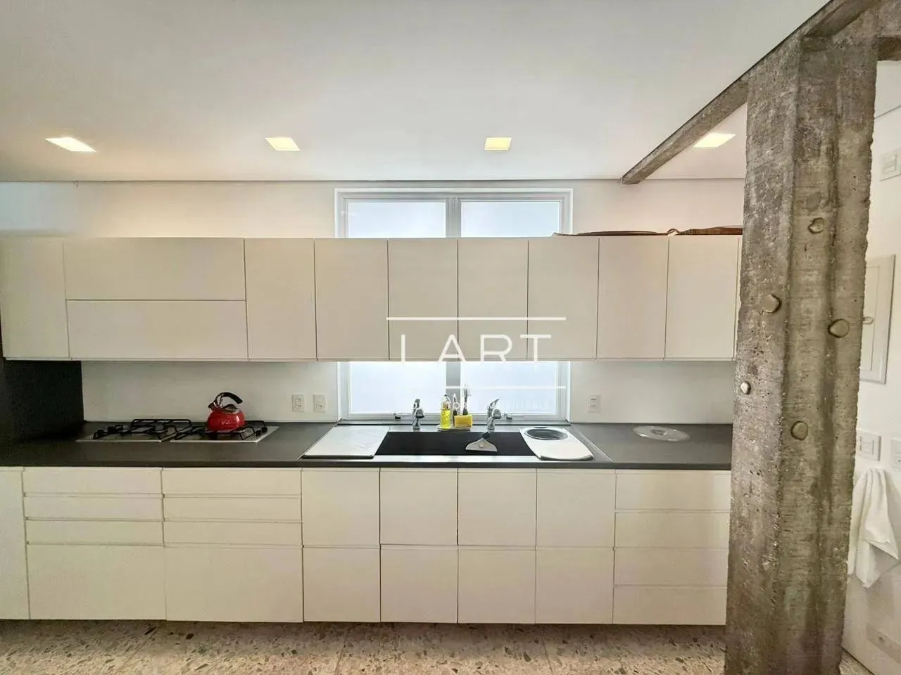 Furnished 2-bedroom apartment with 3 bathrooms — photo 17