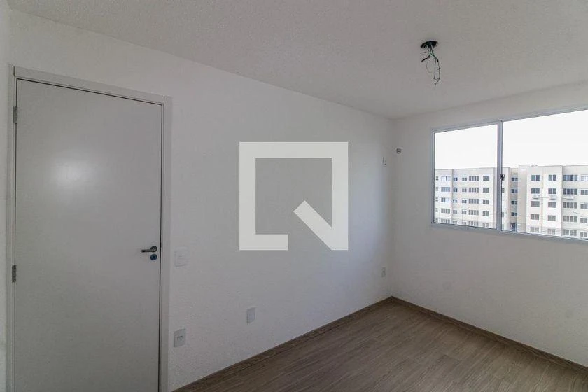 2-bedroom apartment in a building with a pool — photo 38