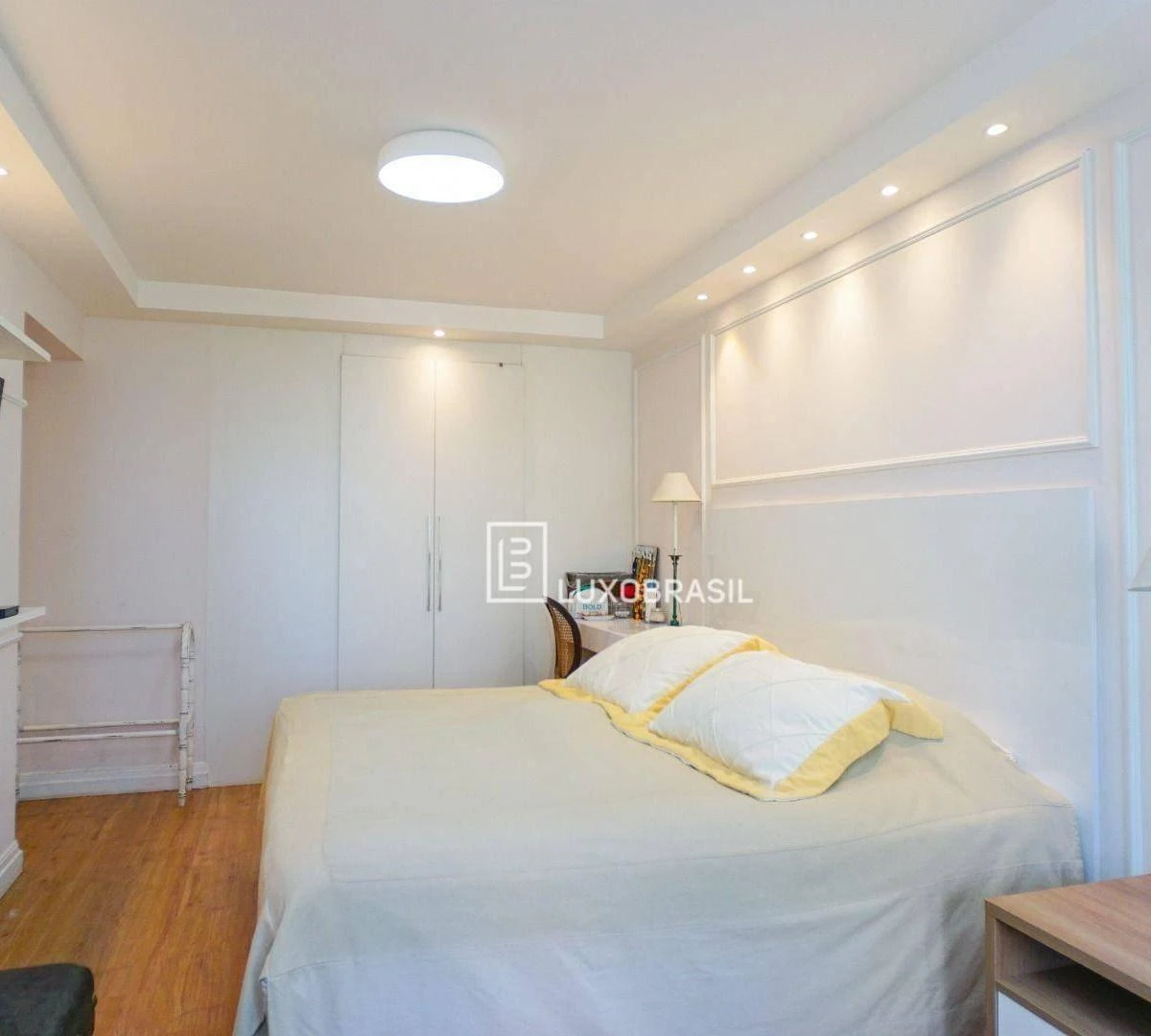 Apartamento mobiliado com varanda envidraçada e 4 quartos — photo 26