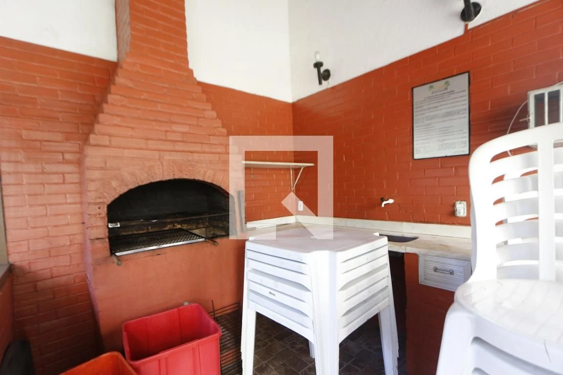 Apartamento mobiliado de 2 quartos em condomínio com piscina — photo 2