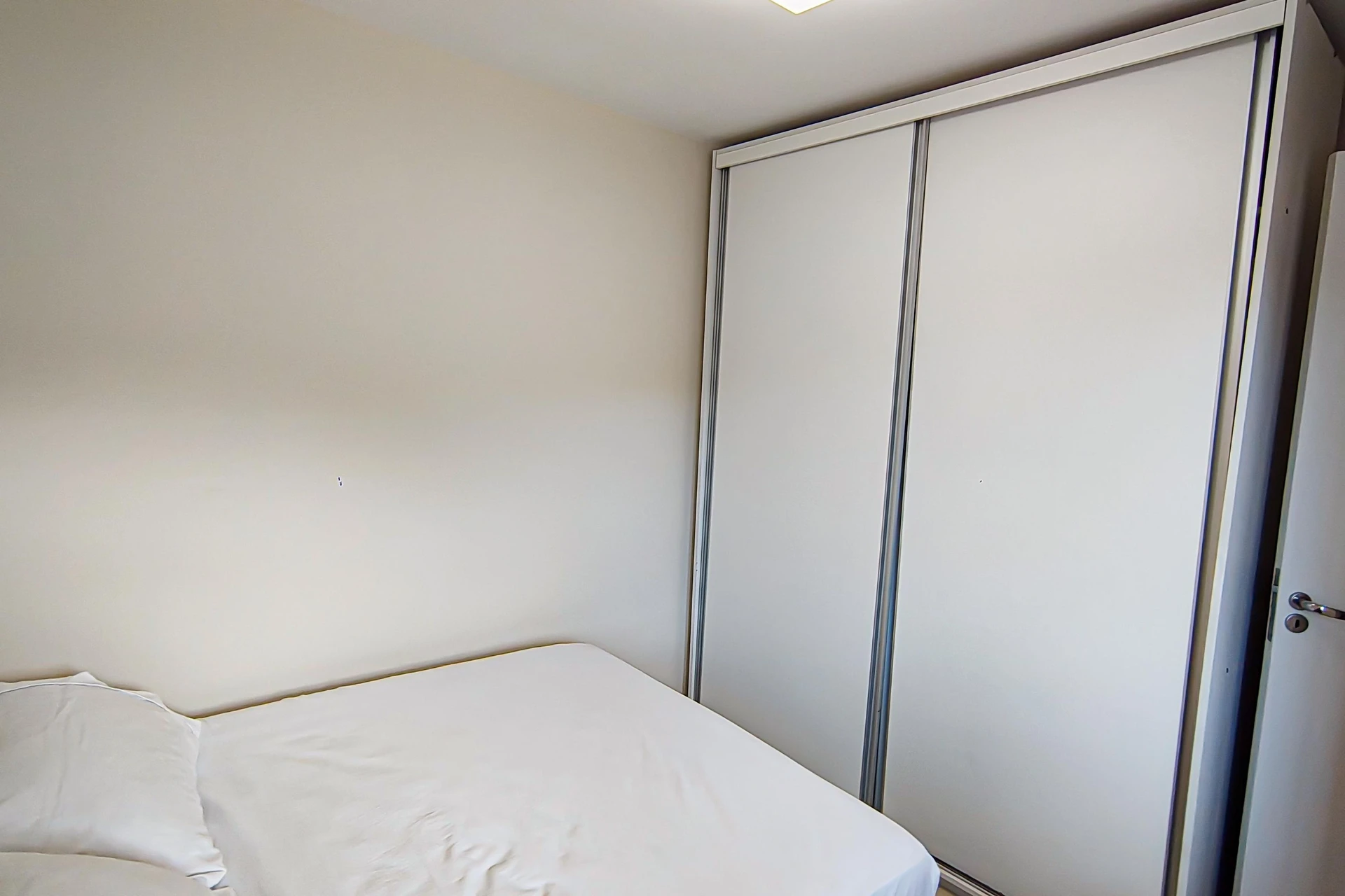 170 m² house with a dishwasher and a bathtub — photo 9