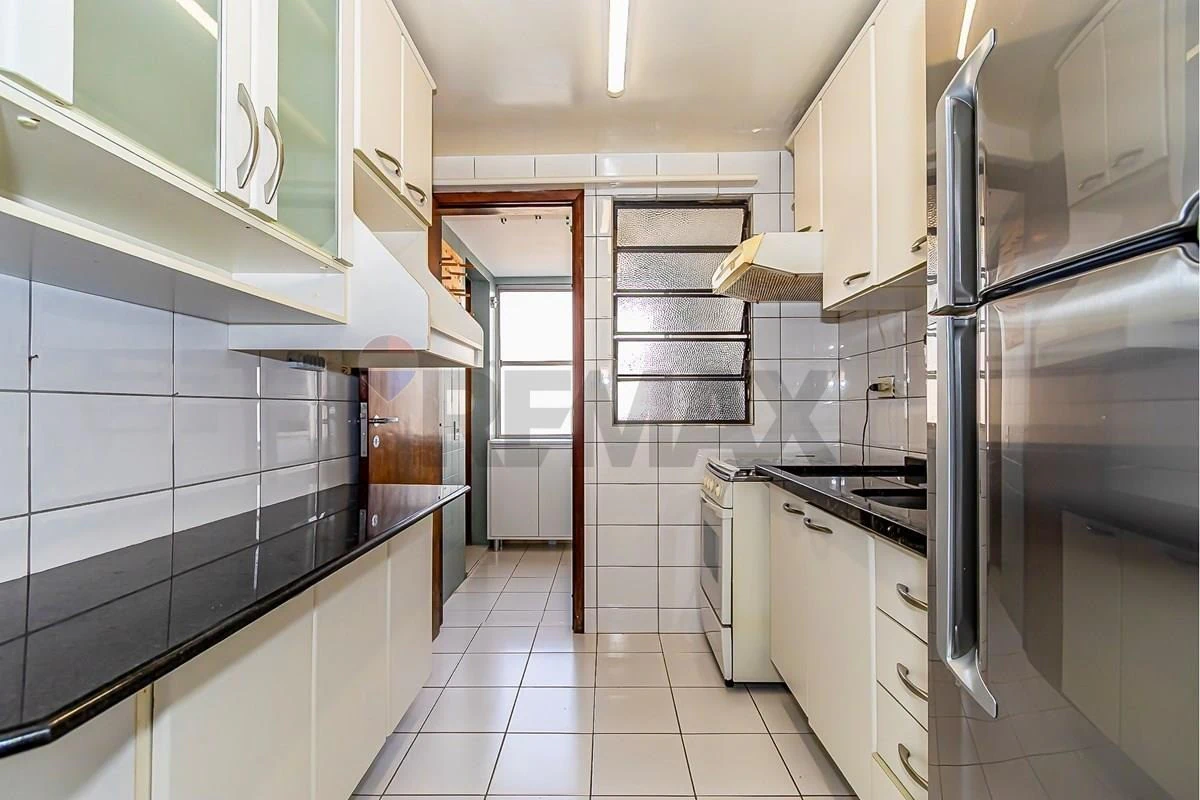 3-bedroom apartment with a home office in Curitiba — photo 7