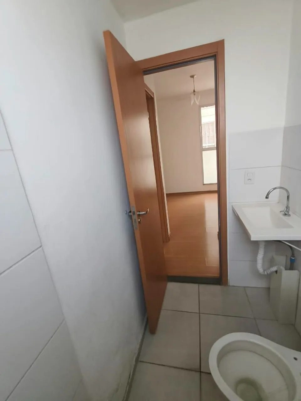 2-bedroom apartment with 2 parking spaces and 1 bath — photo 5
