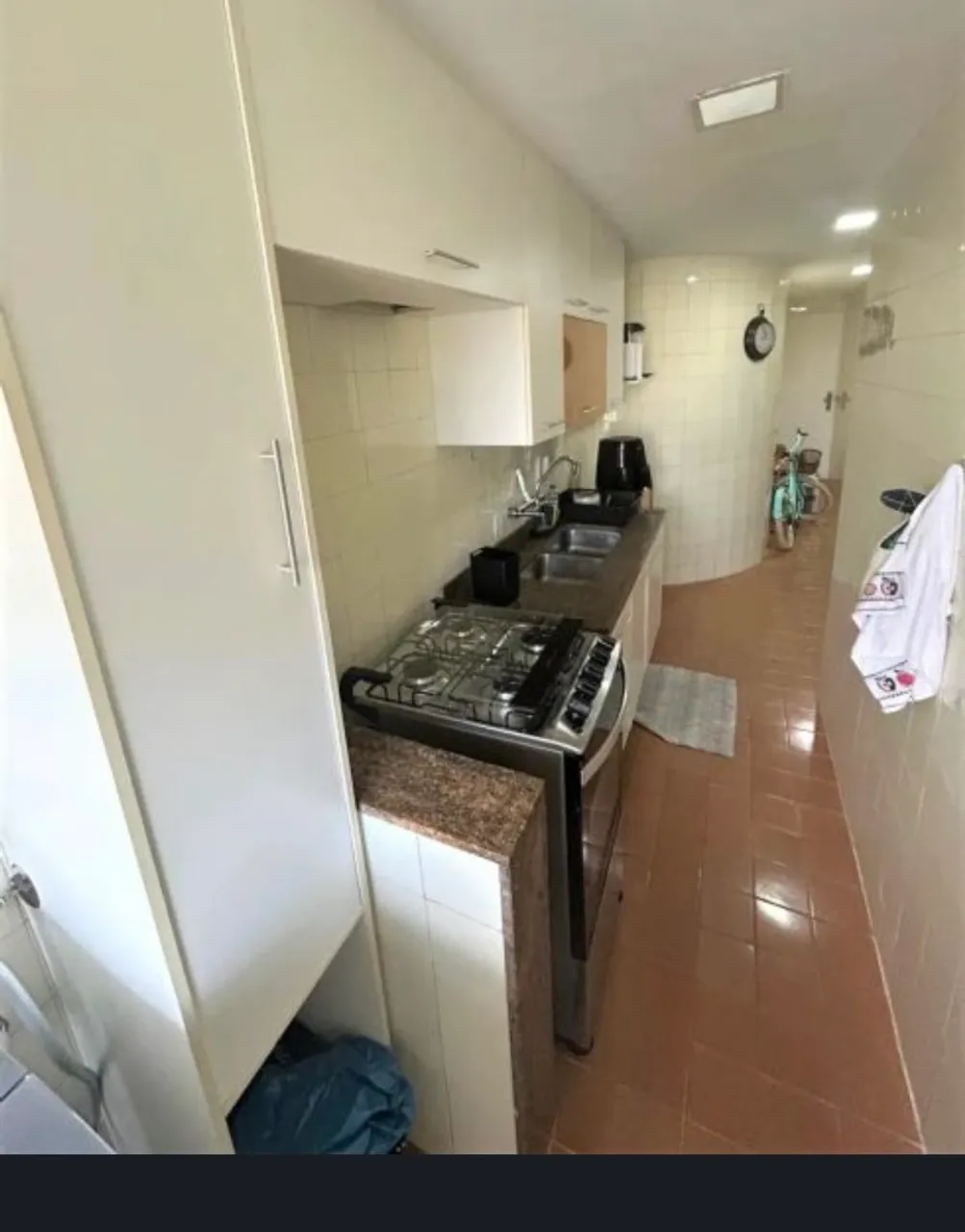 3-bedroom apartment with 3 bathrooms and a balcony — photo 2