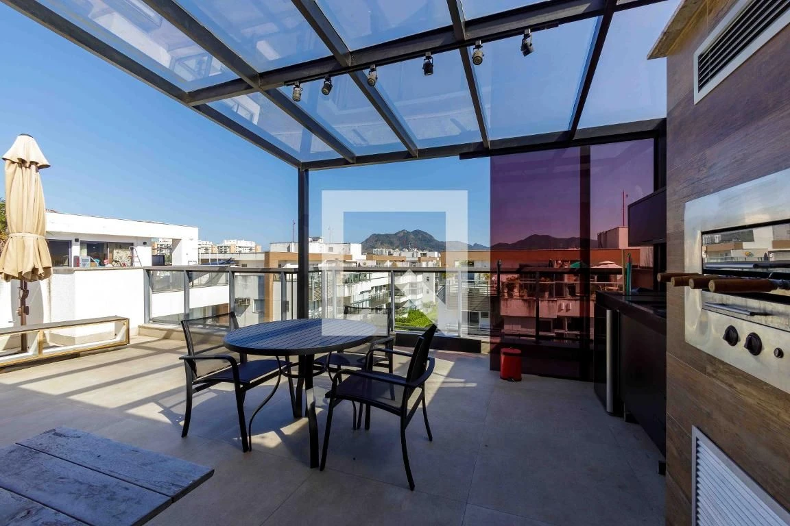 Apartamento mobiliado com 4 quartos e 4 banheiros — photo 9