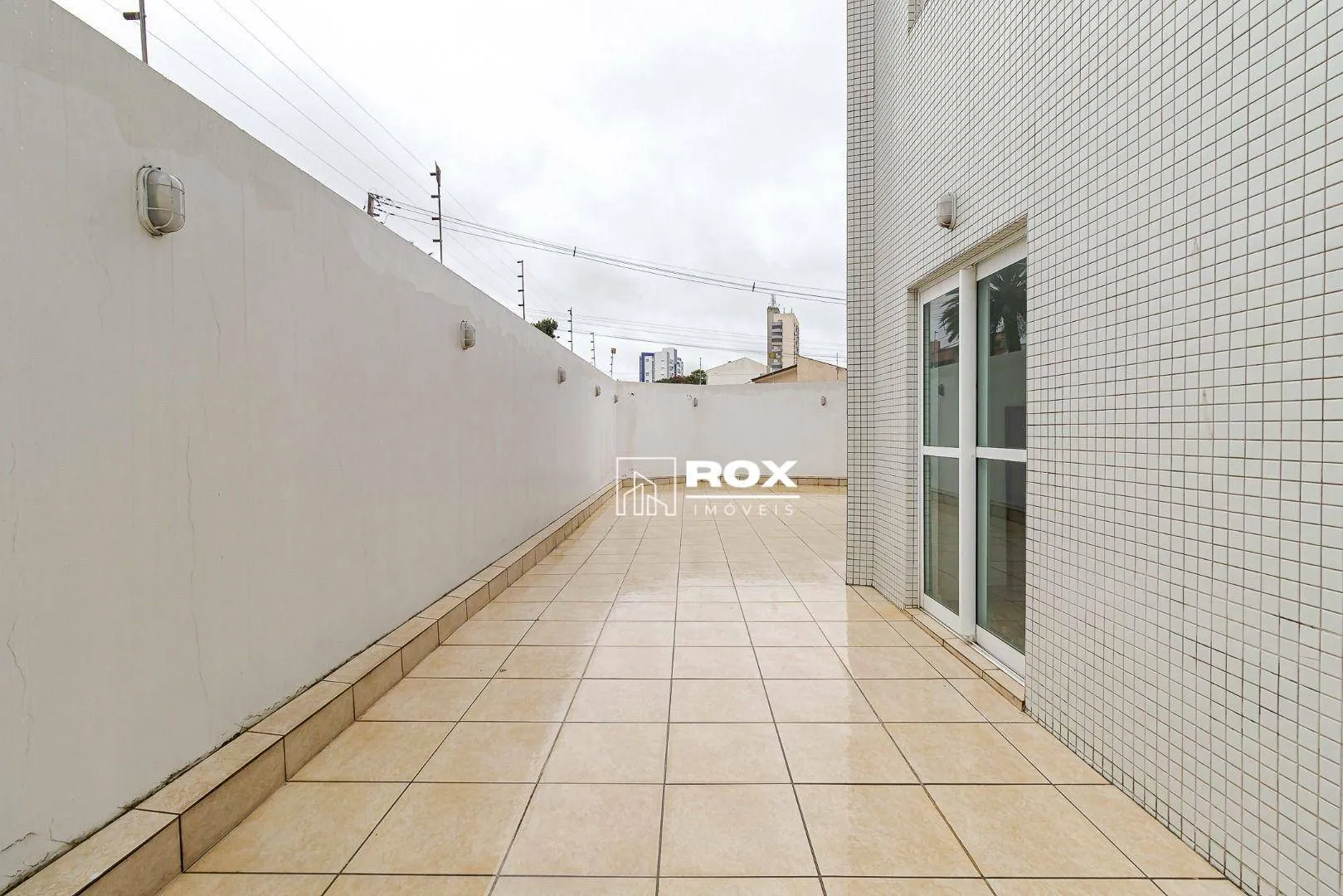 Unfurnished apartment with 2 bedrooms and 99 m² — photo 23