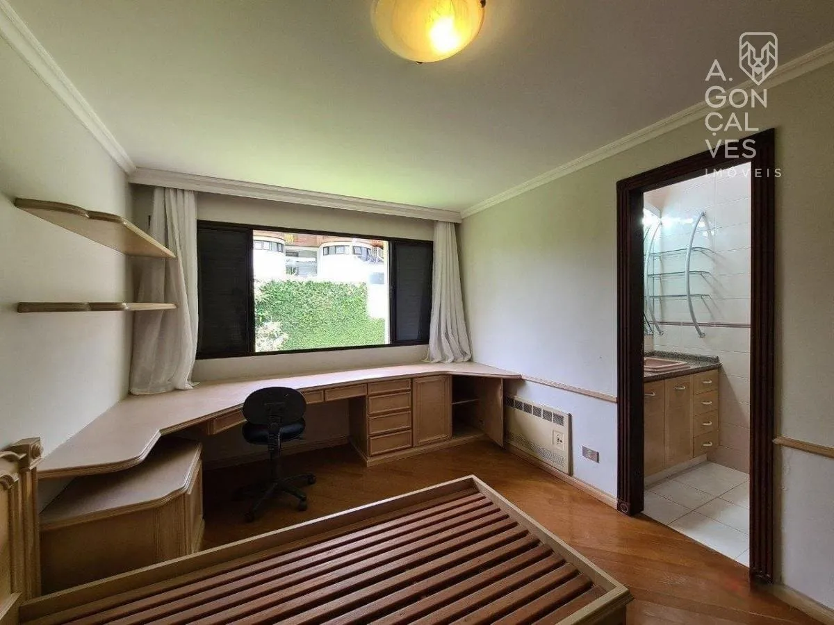 Furnished house with 3 bedrooms, 1000 m² and 4 parking spots — photo 31
