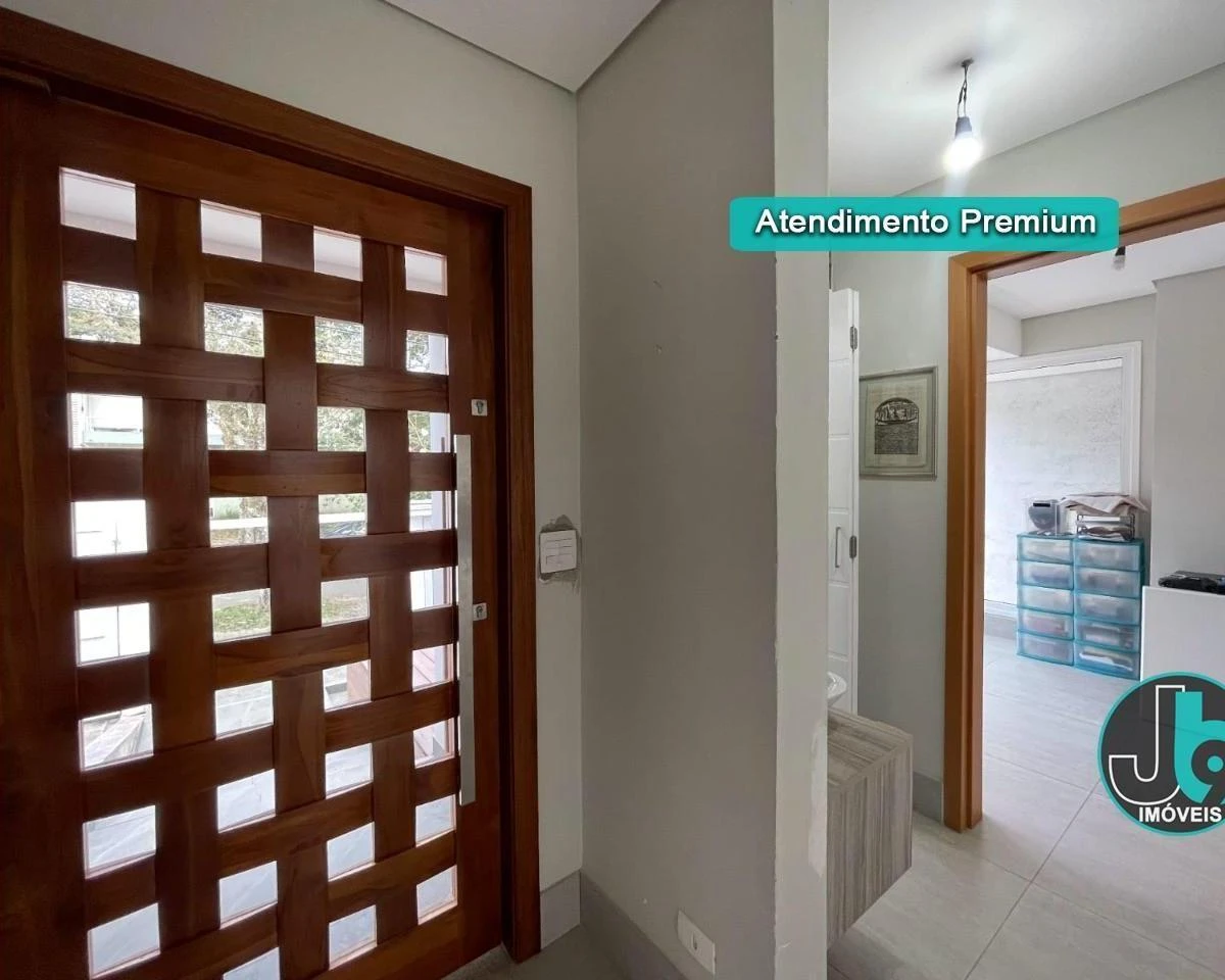 389 m² house with 4 bedrooms and an open-plan kitchen — photo 31