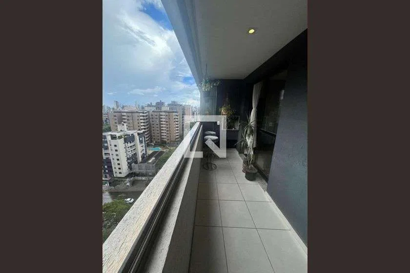 Glass-enclosed balcony in a one-bedroom apartment, 48 m² — photo 23