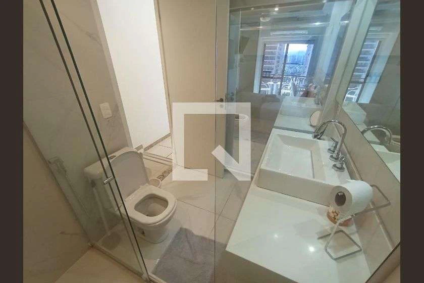 Studio mobiliado de 30 m² com varanda e 1 vaga