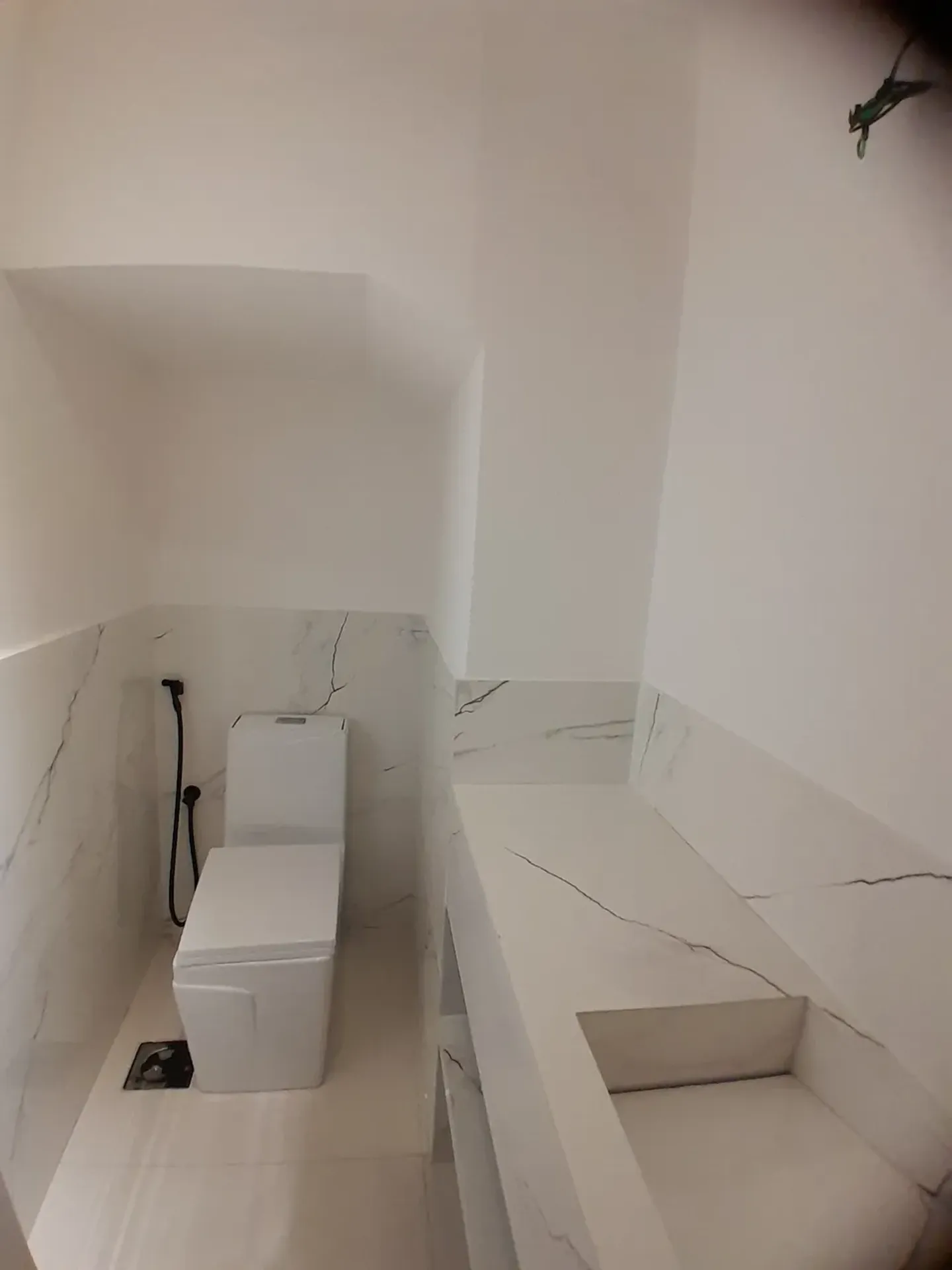 House with 4 en-suite bedrooms and 3 parking spots — photo 60