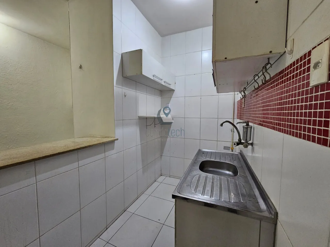 Apartamento de 1 quarto com box de vidro no banheiro — photo 2