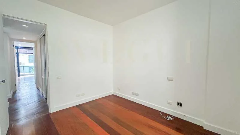 3-bedroom apartment, 1 with its own bathroom, 125 m² — photo 12