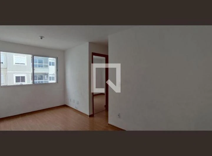 Apartamento de 2 quartos em condomínio com piscina — photo 2