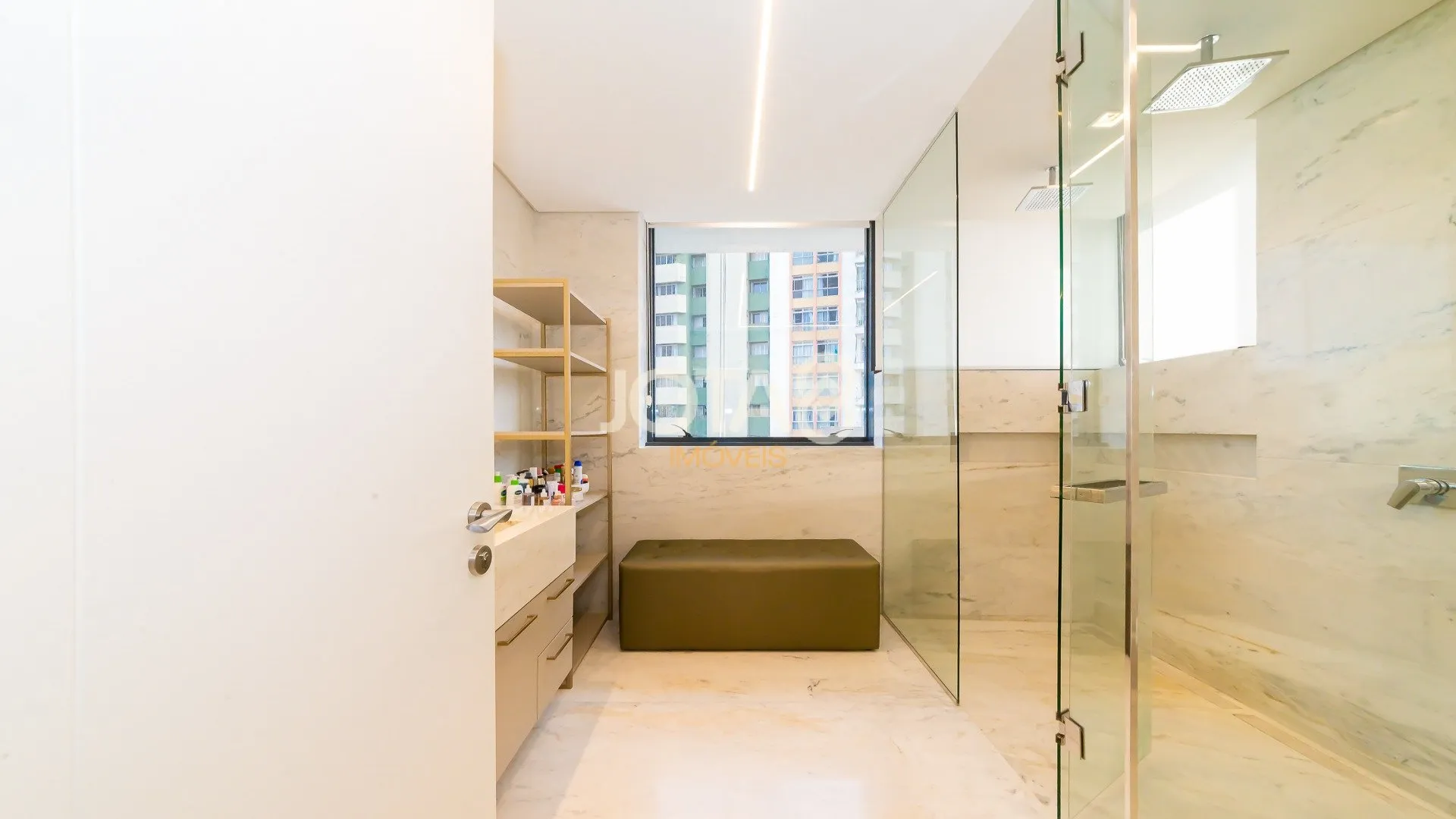 Unfurnished apartment with 3 en-suite bedrooms and balcony — photo 34