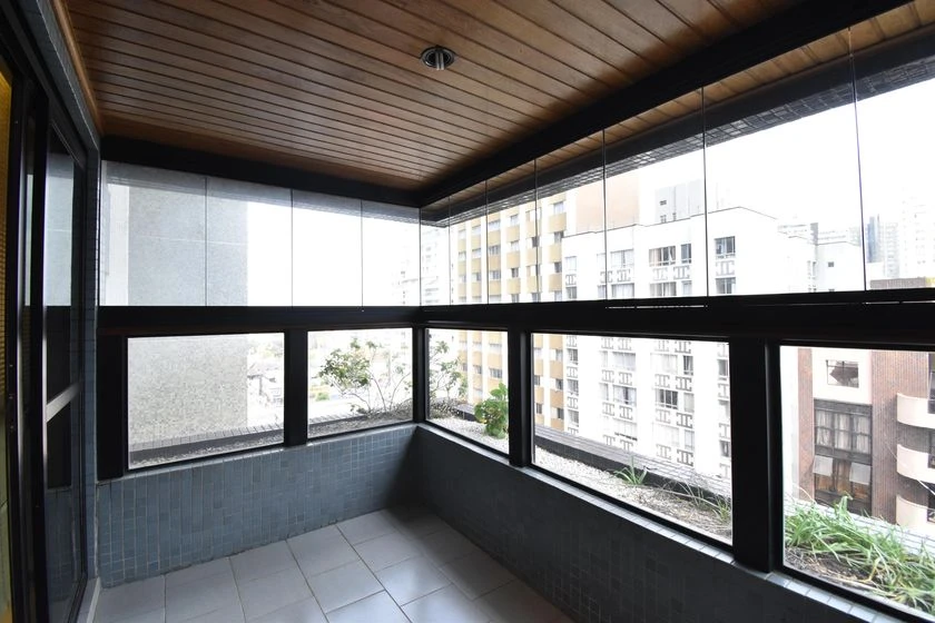 Apartment with 4 bedrooms and 1 suite, balcony — photo 4
