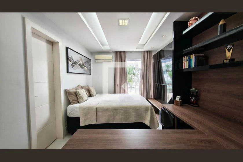 Furnished house, 460 m², with a grill on the balcony
