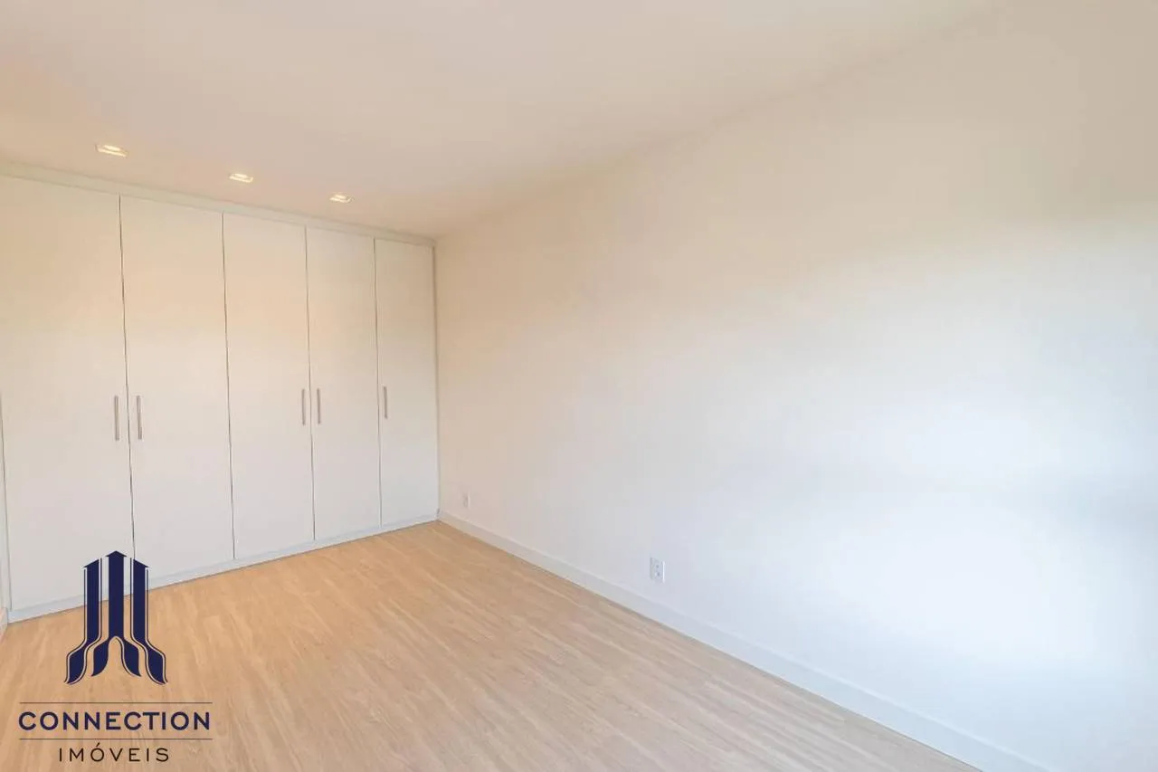 Floor-to-ceiling windows in a 2-bedroom apartment, 83 m² — photo 16