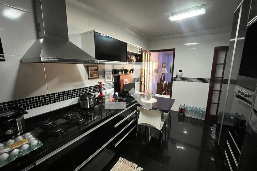 Casa mobiliada com 328 m² e 3 quartos, cozinha a gás — photo 8