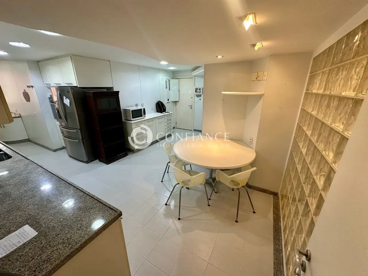 Apartamento de 230 m² com 2 quartos e armários embutidos — photo 44
