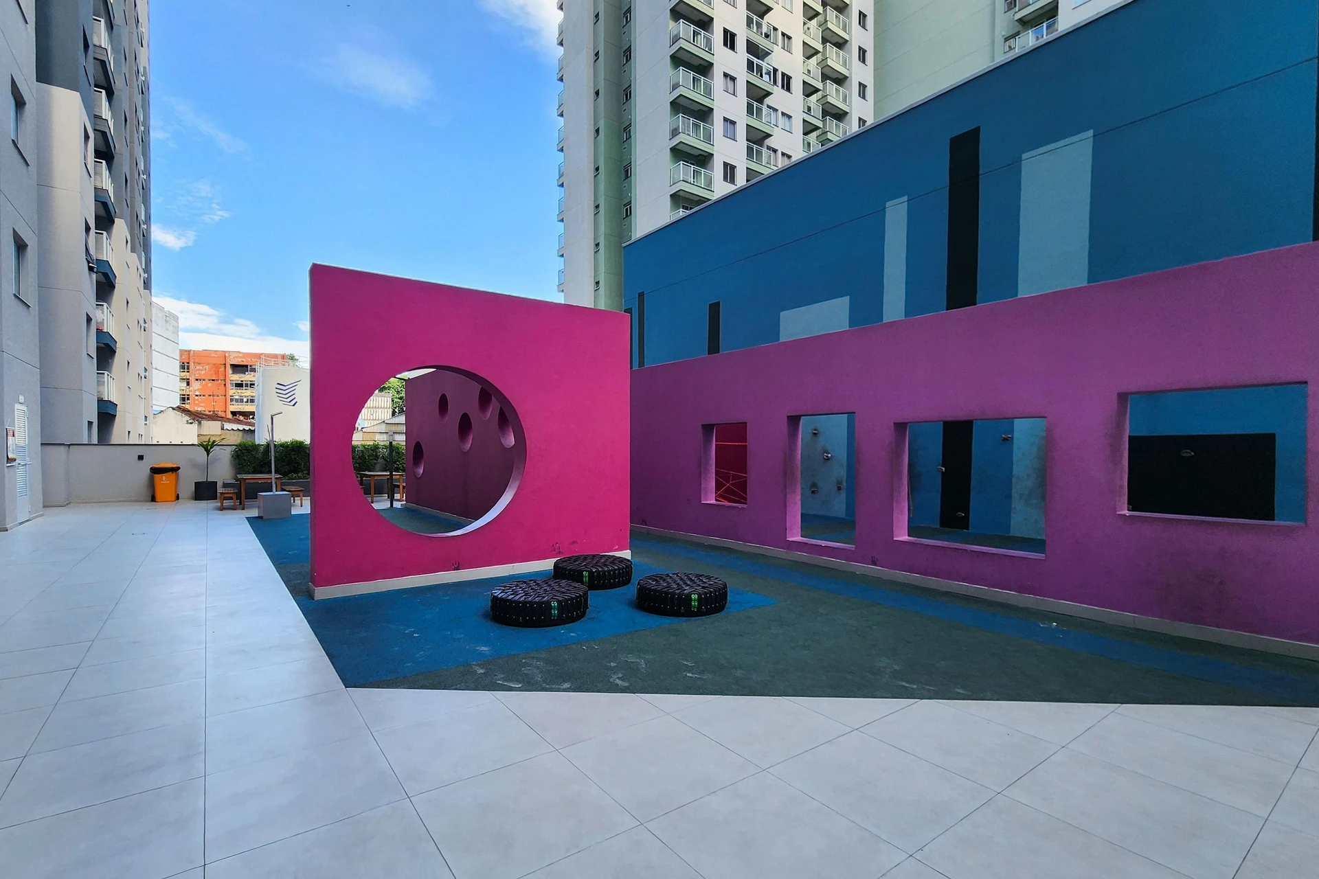 Apartamento mobiliado com cozinha integrada e varanda — photo 41