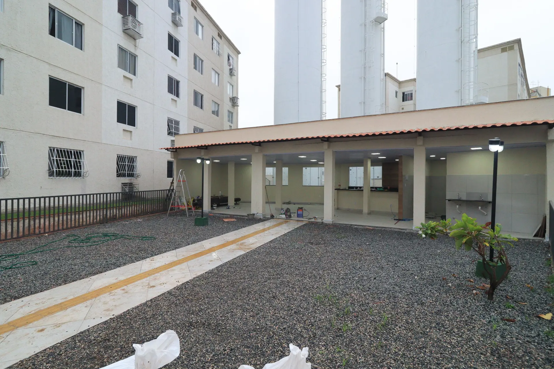 Apartamento com 1 quarto e área de lavanderia — photo 22