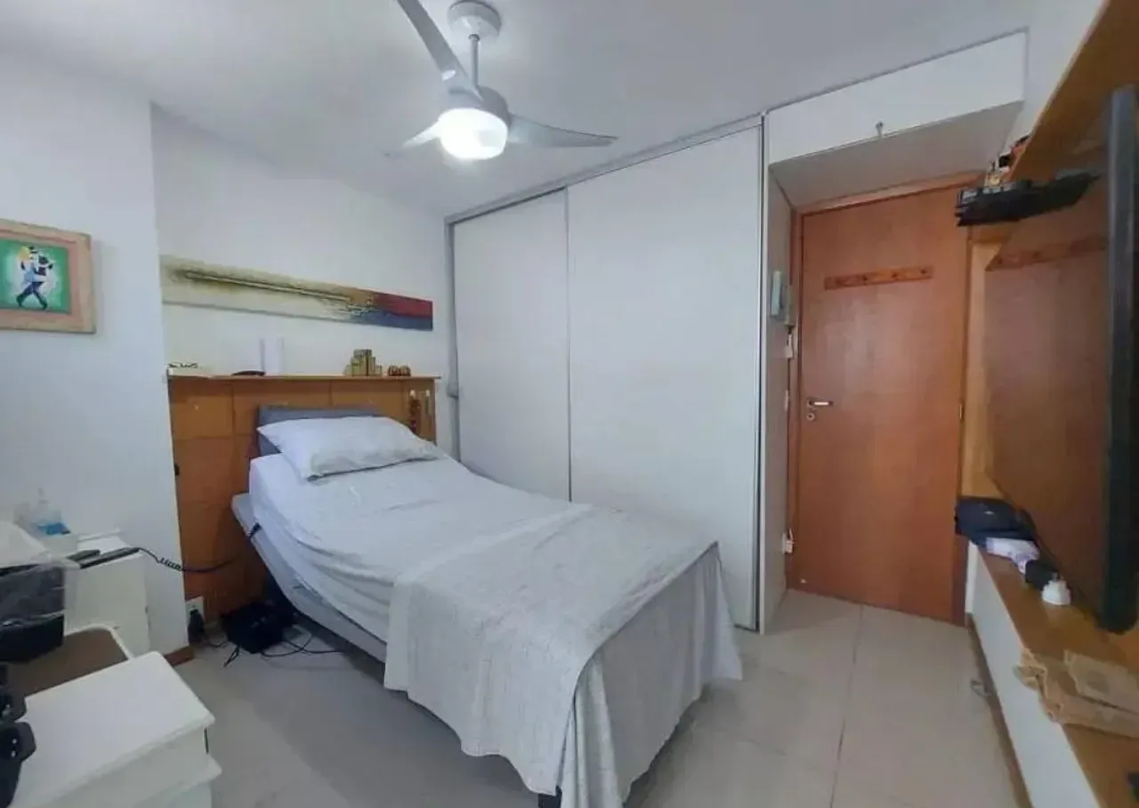 Furnished apartment with an enclosed glass balcony — photo 18