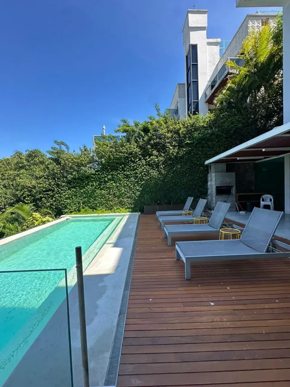 Furnished house with 4 bedrooms, balcony and 5 bathrooms — photo 12