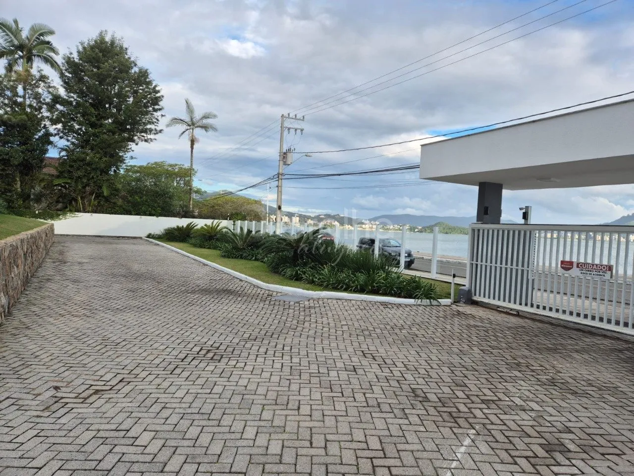 200 m² apartment with a dishwasher and a water view — photo 33