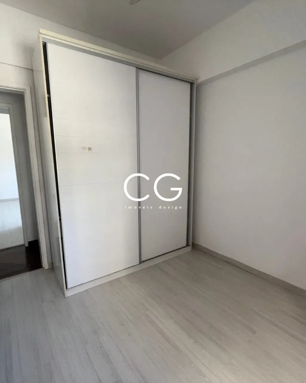 Unfurnished 3-bedroom apartment with balcony — photo 16