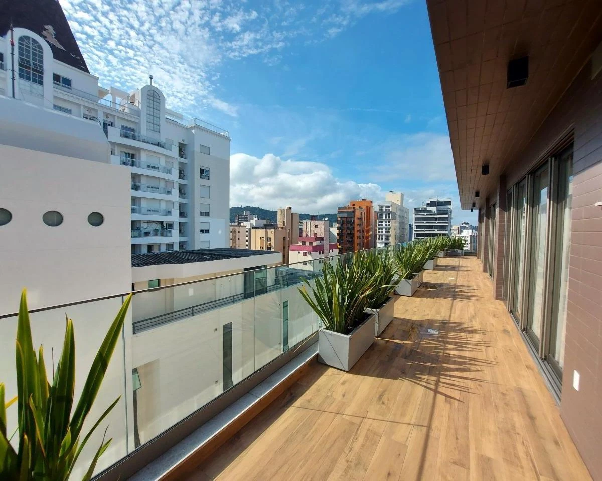 Floor-to-ceiling windows in a 2-bedroom apartment, 64 m² — photo 37