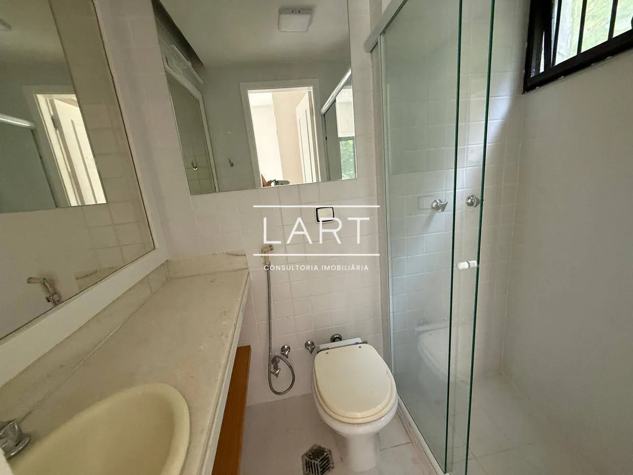 Apartment on the 6th floor with a glass-enclosed balcony — photo 15