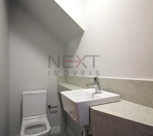 Furnished top-floor flat with gas open-plan kitchen and parking — photo 7