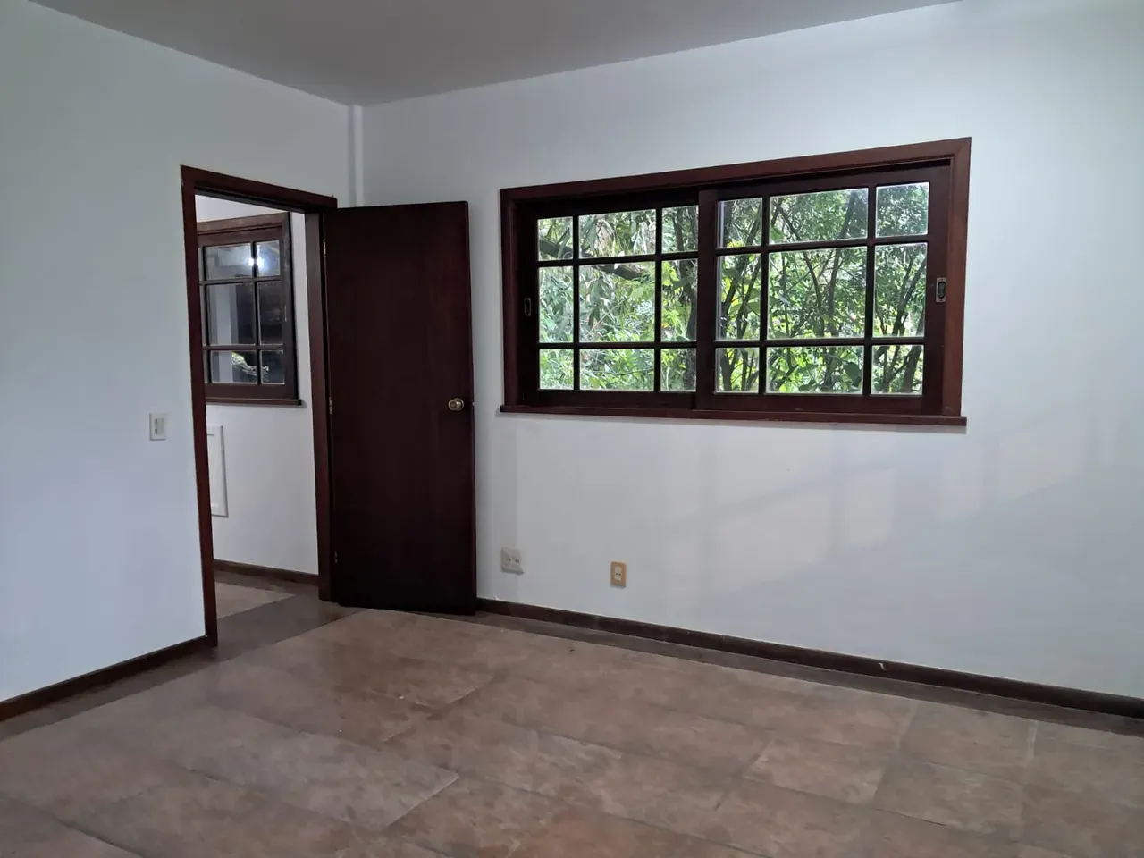 5-bedroom house with a mountain view in Rio de Janeiro — photo 24