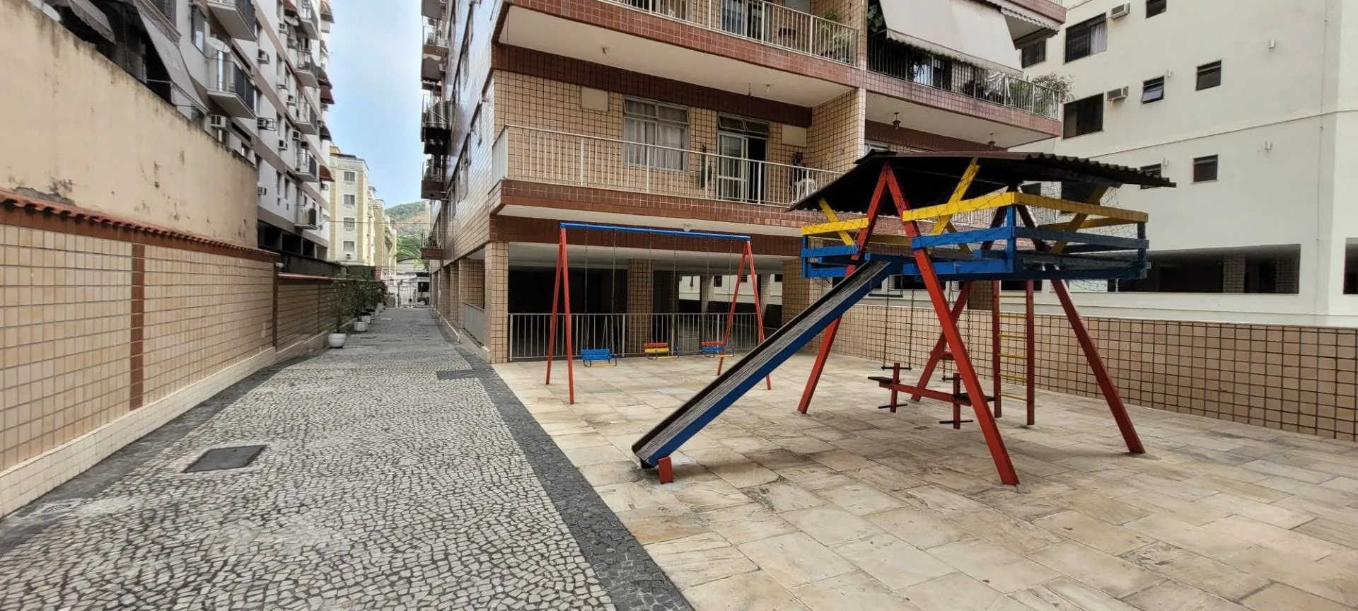 Квартира 96 м² з 2 спальнями та балконом — photo 26