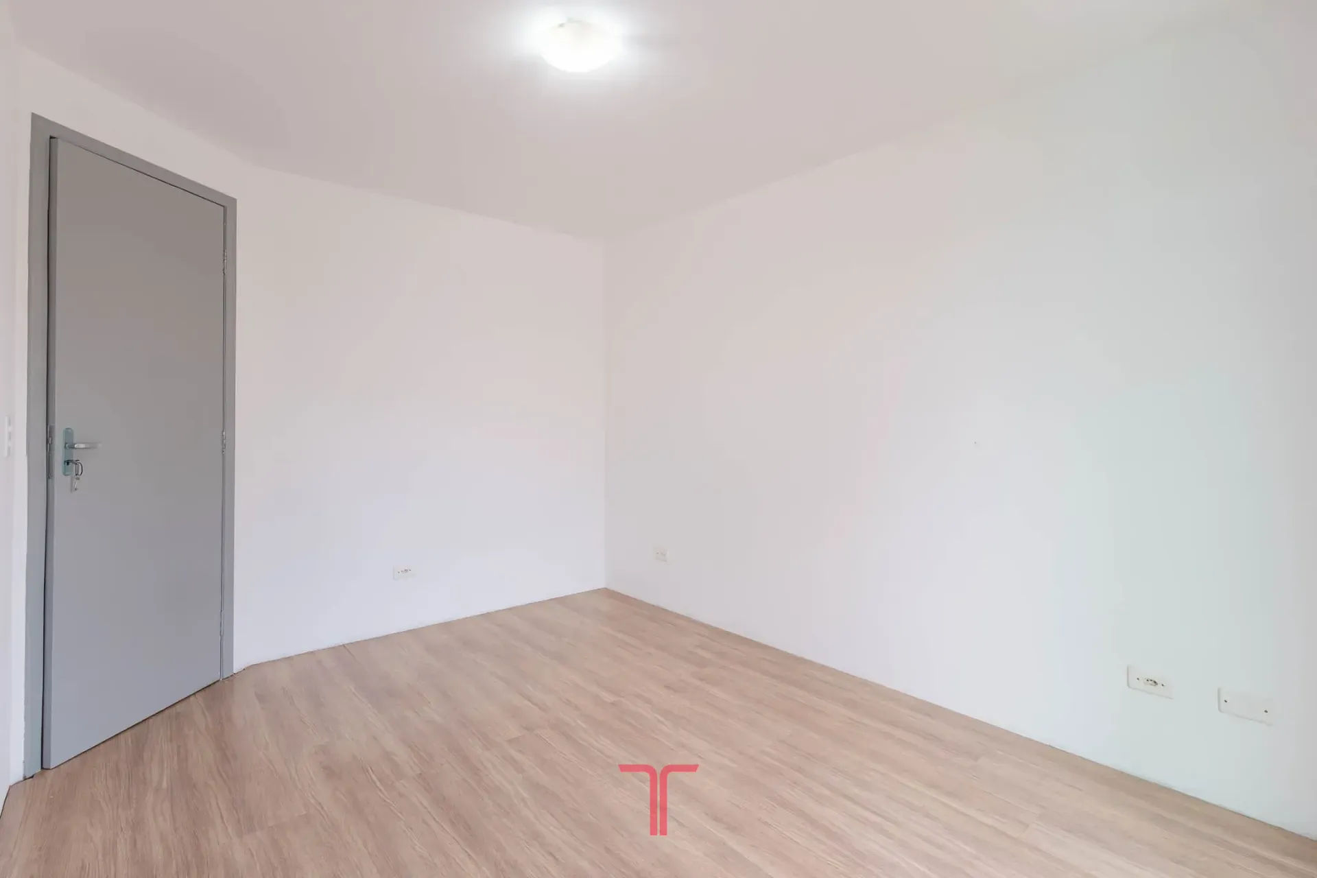 Незамебльований будинок з 3 спальнями та закритою кухнею — photo 30