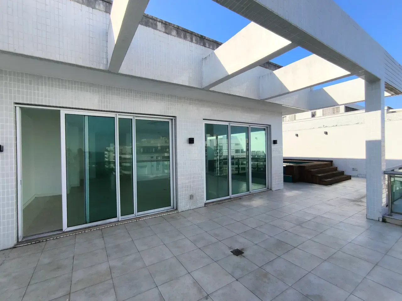 Вид на воду та 1 спальня: квартира 575 м² — photo 12
