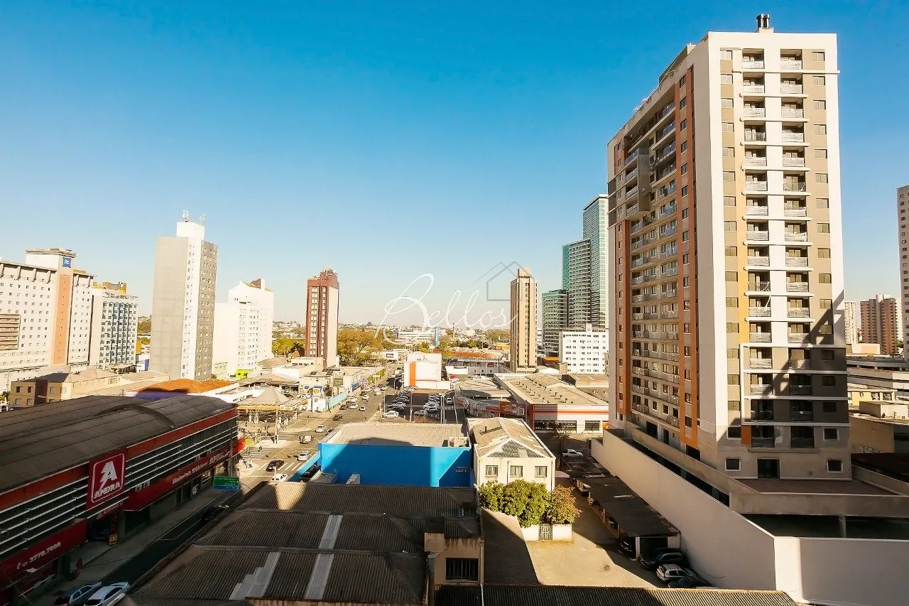 1-bedroom apartment with balcony and 61 m² — photo 2